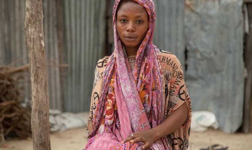 Janada Marcus conta seu testemunho após escapar das mãos do Boko Haram. (Foto: Reprodução/ACN)