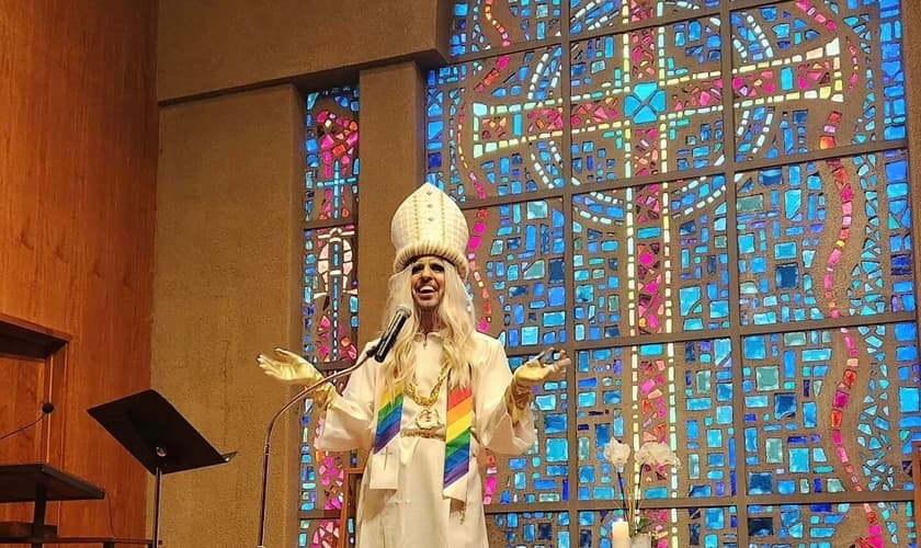 A Igreja recebeu drag queens para ministrar no culto de domingo. (Foto: Reprodução/Facebook/Calvary Presbyterian Church)