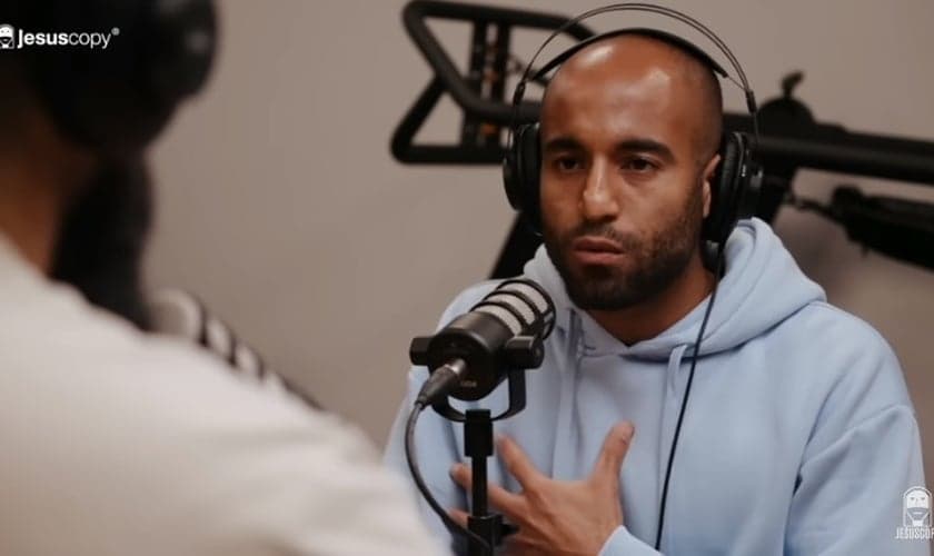 Lucas Moura encontrou Jesus na França. (Foto: Reprodução/YouTube/JesusCopy).