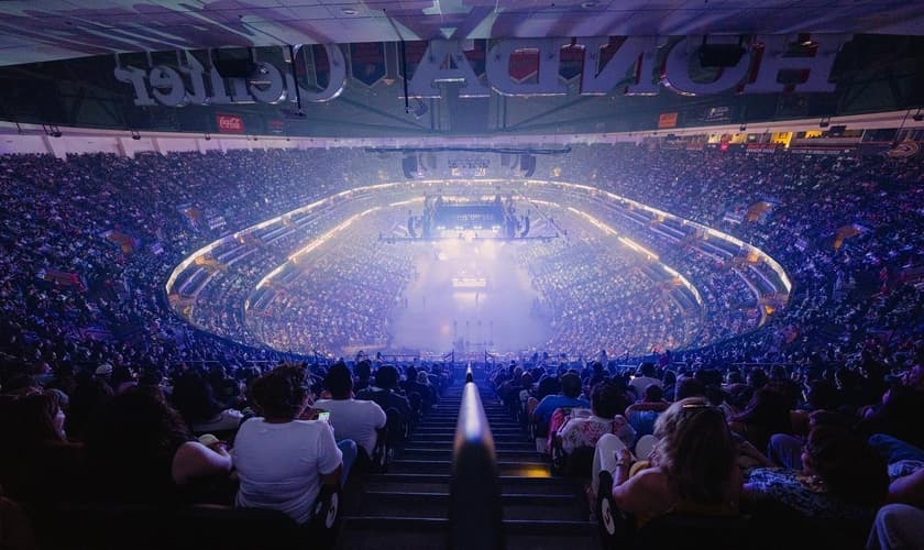 O evento de Greg Laurie atraiu uma multidão de 32 mil pessoas. (Foto: Facebook/Harvest Crusades).