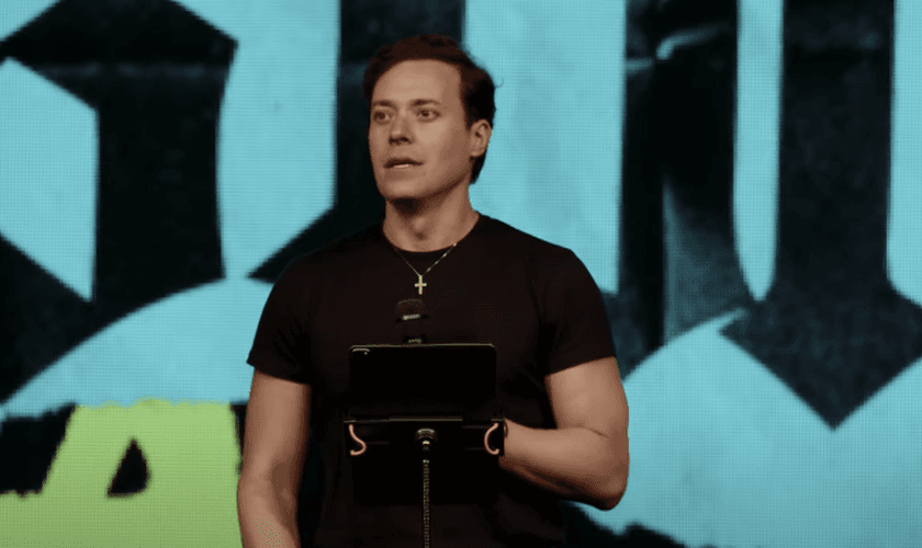 Pastor André Valadão. (Foto: Captura de tela/YouTube/Lagoinha USA)