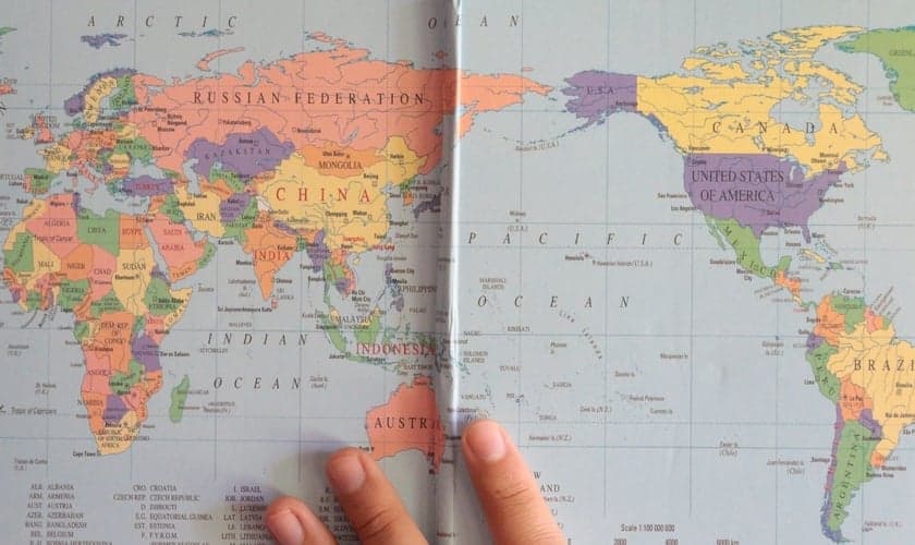 Relatório divulga países com mais e menos cristãos. (Foto: Unsplash/Samuel Rios)