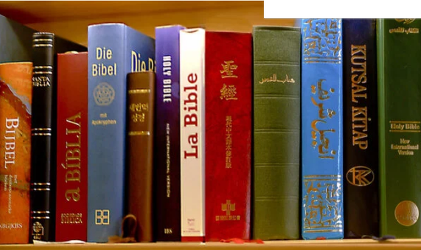 Bíblias em vários idiomas. (Foto: Creative Commons)
