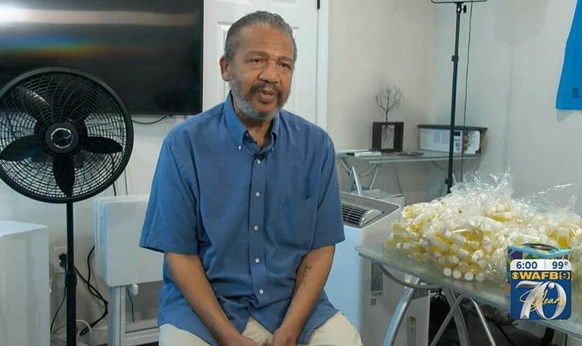 Pastor Dwight Pate. (Foto: Captura de tela/Vídeo WAFB)