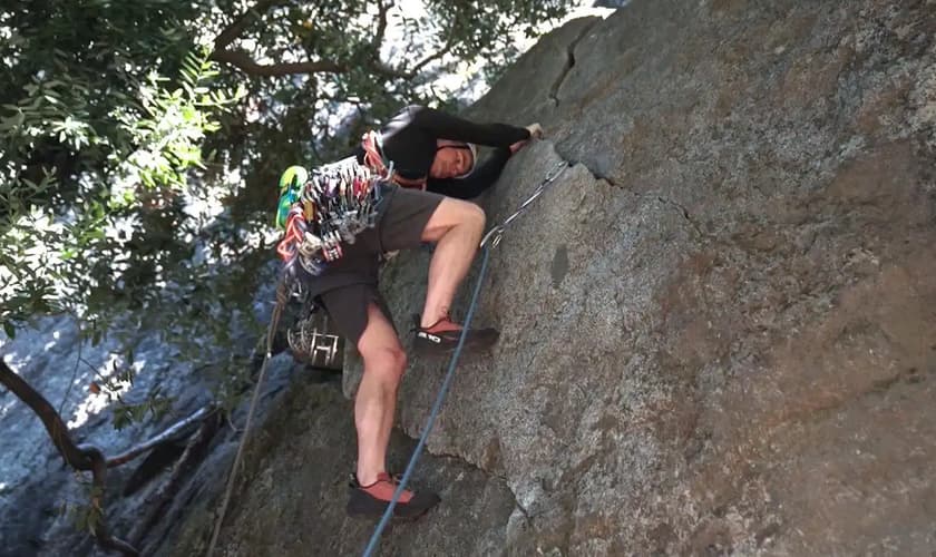 Alpinista testemunha fé em Jesus. (Foto: Reprodução/CBN News)