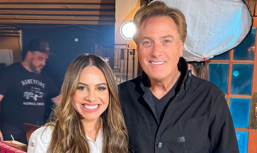 Gabriela Rocha com Michael W. Smith em Nashville. (Foto: Divulgação)