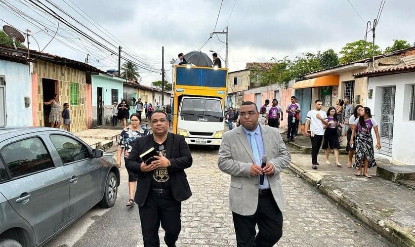 Os cristãos realizaram uma caminhada evangelística com trio elétrico em Franco Jatobá. (Foto: Instagram/SEMADEAL).