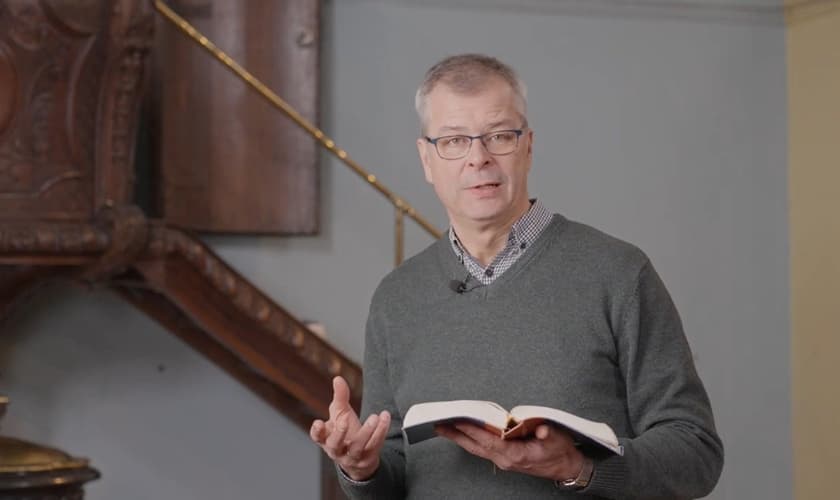 O missionário holandês Ron van der Spoel. (Foto: Captura de tela/YouTube IZB passie voor missie)