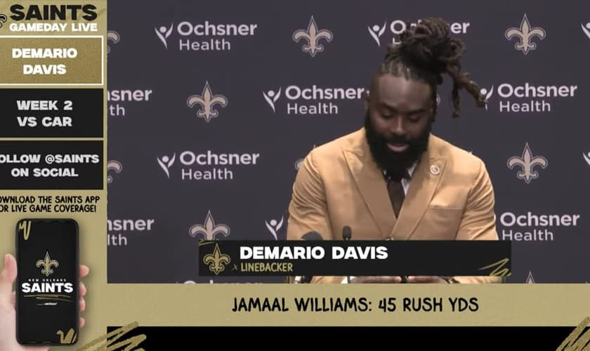 Demario Davis fala sobre as vitórias médicas da filha em entrevista pós-jogo. (Captura de tela/YouTube/New Orleans Saints)