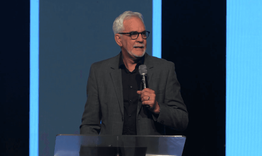 O pastor Wayne Alcorn. (Foto: Reprodução/YouTube/Hope Centre)