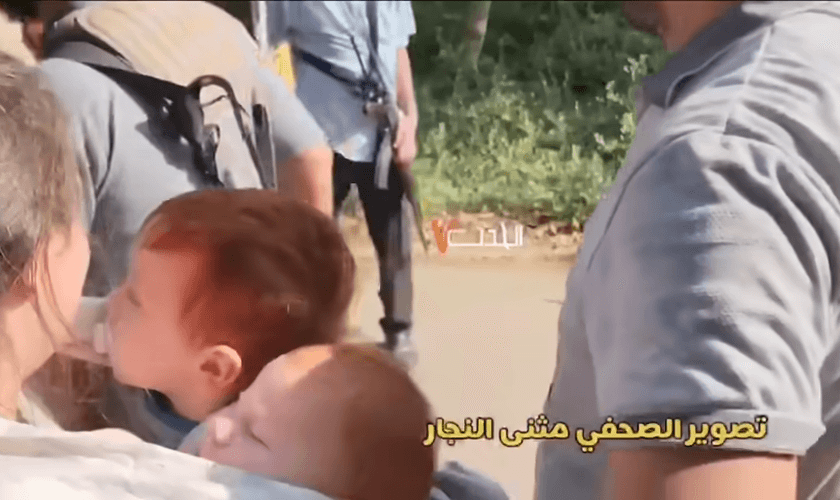 Vídeo mostra crianças sequestradas pelos terroristas do Hamas. (Captura de tela/YouTube/Sky News)