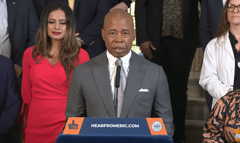 Eric Adams, prefeito da cidade de Nova York. (Foto: Reprodução/YouTube/NYC Mayor's Office)