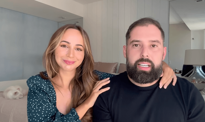 Fabiola Melo e o marido Samuel Cavalcante. (Foto: Reprodução/YouTube/Fabiola Melo)