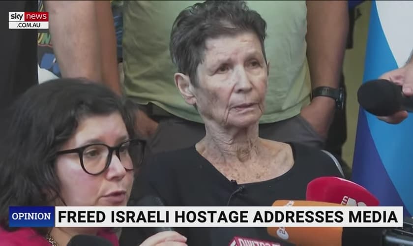 Yocheved Lifshitz, refém liberta pelo grupo terrorista Hamas. (Captura de tela/YouTube/Sky News Australia)