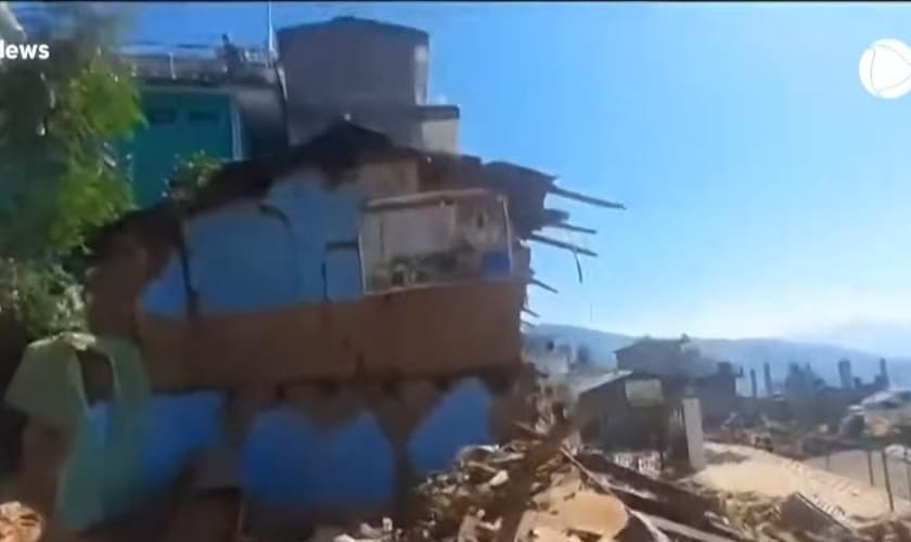 Cenas após terremoto no Nepal. (Captura de tela: YouTube/Record News)