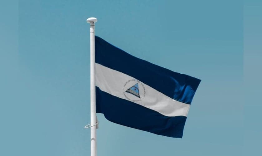 Bandeira da Nicarágua. (Foto: Reprodução/Unsplash/aboodi vesakaran)