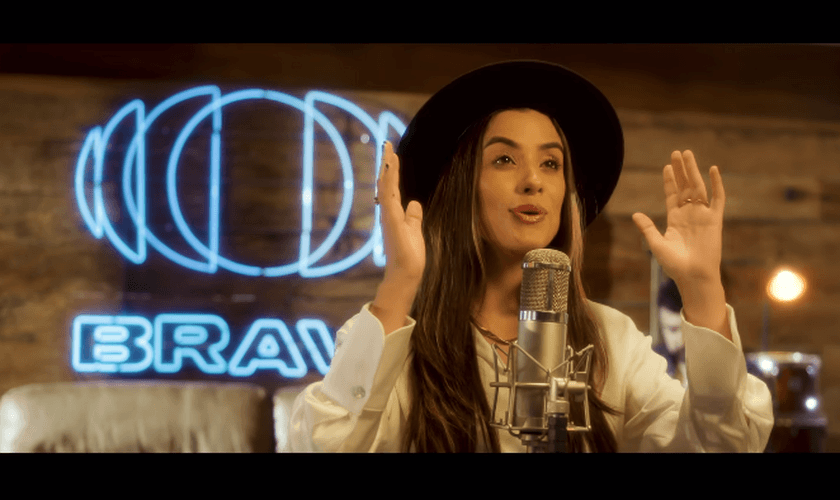 (Foto: Reprodução/YouTube/Isadora Pompeo).