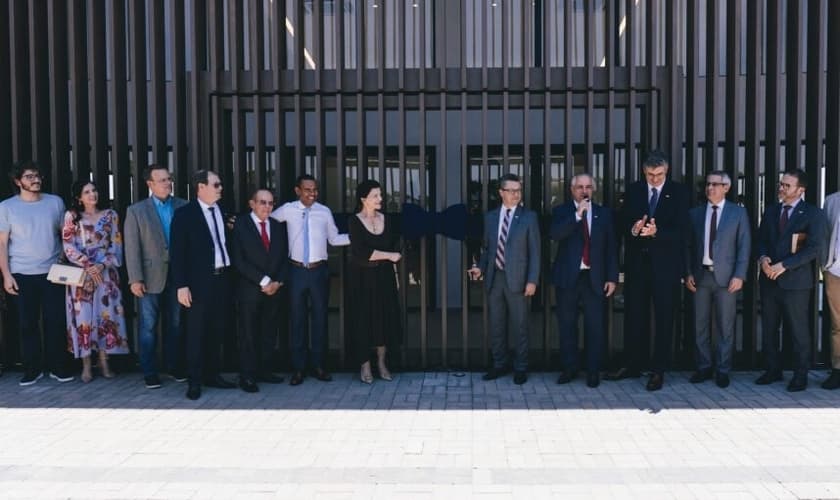 Rodrigo Silva inaugurou o Museu de Arqueologia Bíblia no domingo (12). (Foto: AICOM/Unasp).