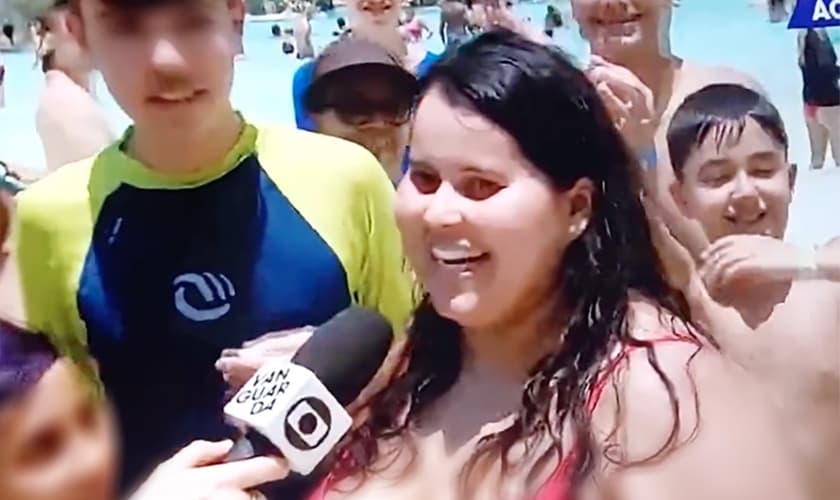 Carol Rocha aproveitou a oportunidade para pregar ao vivo. (Foto: Reprodução/Instagram/Carol Rocha).