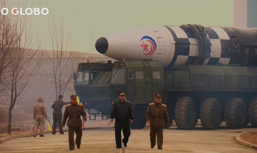Lançamento de míssil na Coreia do Norte. (Captura de tela: Jornal O Globo)