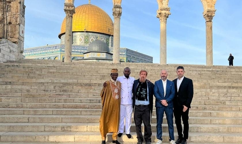Líderes cristãos visitam o Monte do Templo junto com rabino Yehudah Glick. (Foto: Facebook/Shalom Jerusalem Foundation)