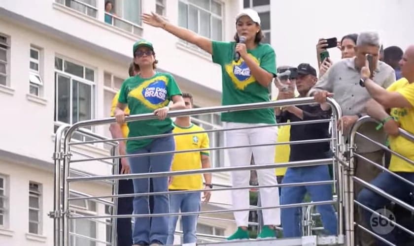 Michelle Bolsonaro discursa durante ato na Avenida Paulista, em 25 de fevereiro de 2024. (Captura de tela/YouTube/SBT)
