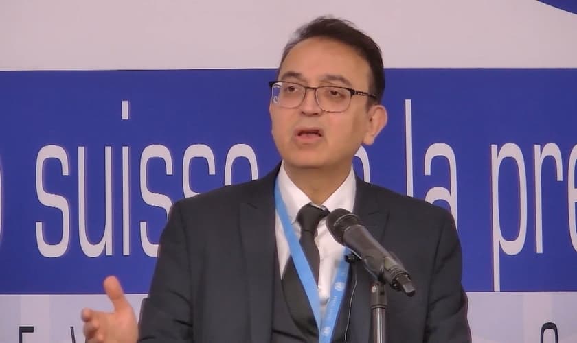 Javaid Rehman. (Captura de tela: YouTube/Justice for Victims of 1988 Massacre in Iran)