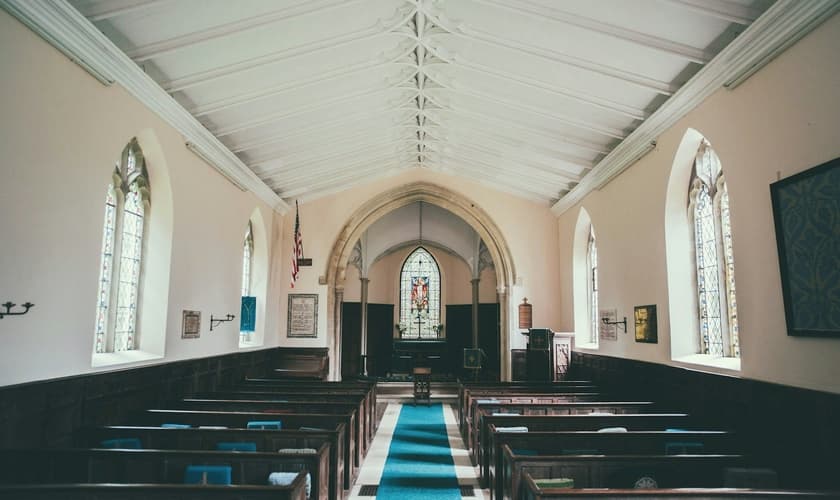 Igreja no Reino Unido. (Foto: Imagem ilustrativa/Unsplash/ Joseph Pearson).