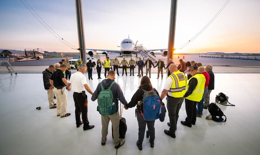 A aeronave de carga DC-8 está transportando suprimentos e uma equipe. (Foto: Samaritan’s Purse).