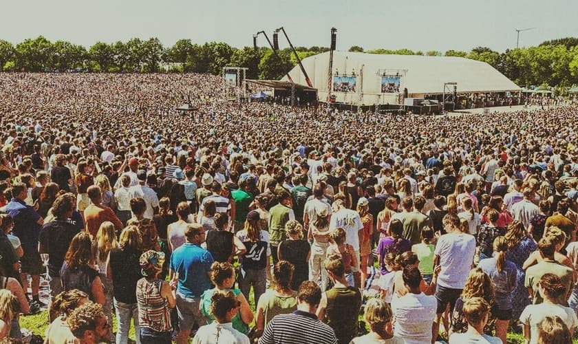 Conferência de Pentecostes Opwekking reuniu uma multidão. (Foto: Instagram/Youth.Opwekking).