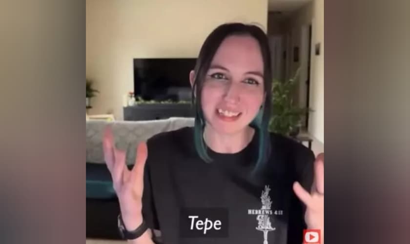 Tepe encontrou a verdade ao ler a Bíblia. (Foto: Reprodução/YouTube/Sean McDowell).