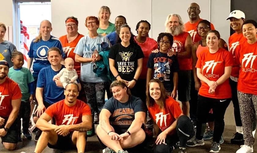 Pessoas estão mudando seu estilo de vida a partir da organização. (Foto: Reprodução/Fit Church United)