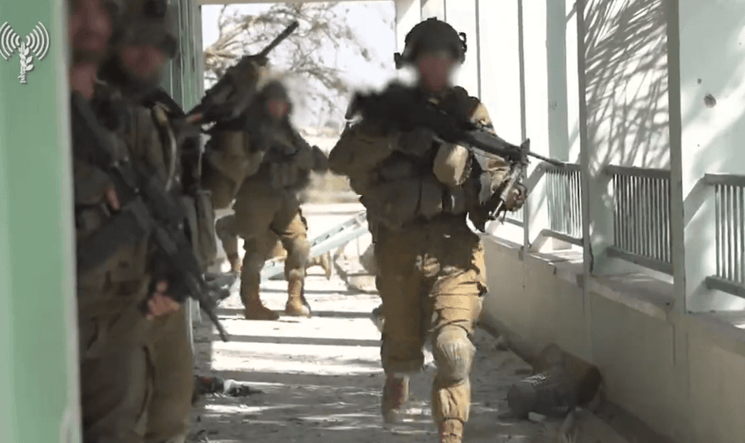 As forças israelenses operam na Faixa de Gaza, em fevereiro de 2024 (Captura de tela/Unidade de Comunicação IDF)