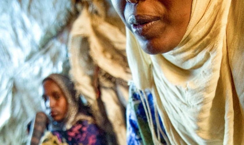 Uma refugiada somali em campo de refugiados de Dagahaley, no Quênia. (Foto ilustrativa: IMB)