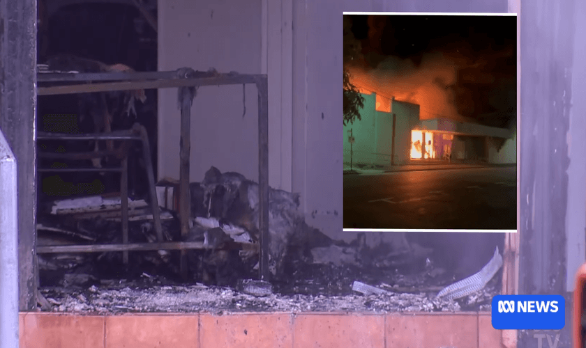 Sinagoga Adass Israel em Melbourne em chamas. (Captura de tela/YouTube/ABC News Australia)