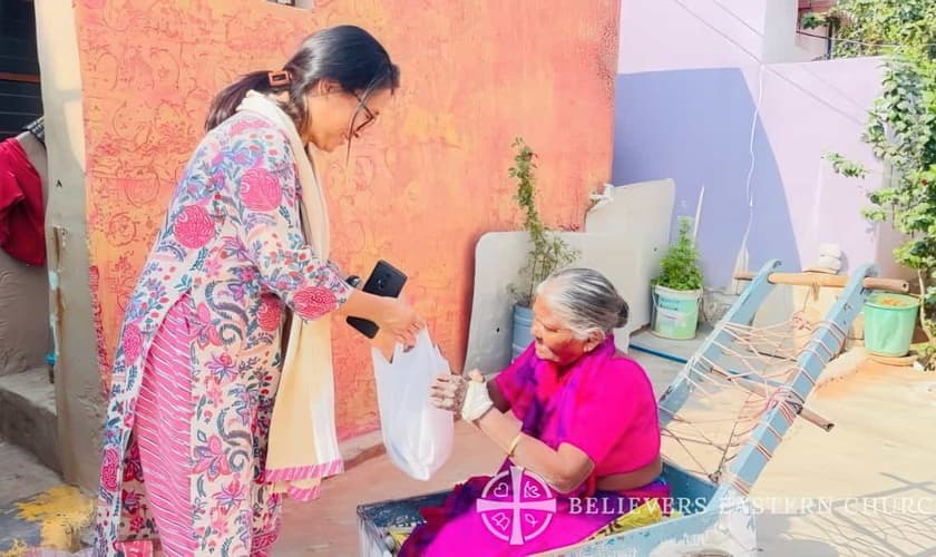 Believers Eastern Church distribuiu refeições aos necessitados. (Foto: Believers Eastern Church).