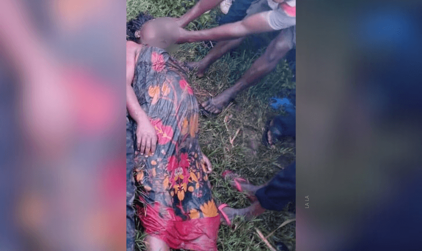 Corpo de Doreen Nairuba, grávida de 6 meses, que foi morta por envenenamento. (Foto: Morning Star News)