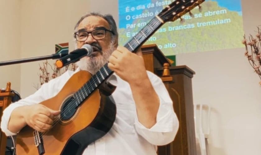 Stênio Marcius. (Foto: Reprodução/YouTube/Stênio Marcius).