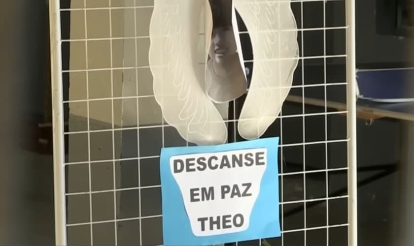 Theo, de 5 anos, foi jogado de uma ponta pelo pai no RS. (Foto: Imagem ilustrativa/Reprodução/YouTube/Brasil Urgente).