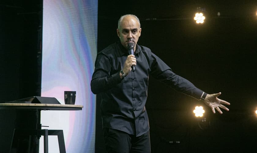 Pastor Eduardo Bortolossi na Inspire Conference Portugal. (Foto: Guiame/Marcos Paulo Correa)