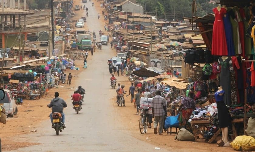 Os evangelistas compartilhavam a fé em Jesus em pregação pública ao ar livre. (Foto ilustrativa: Unsplash/Antoine Plüss)