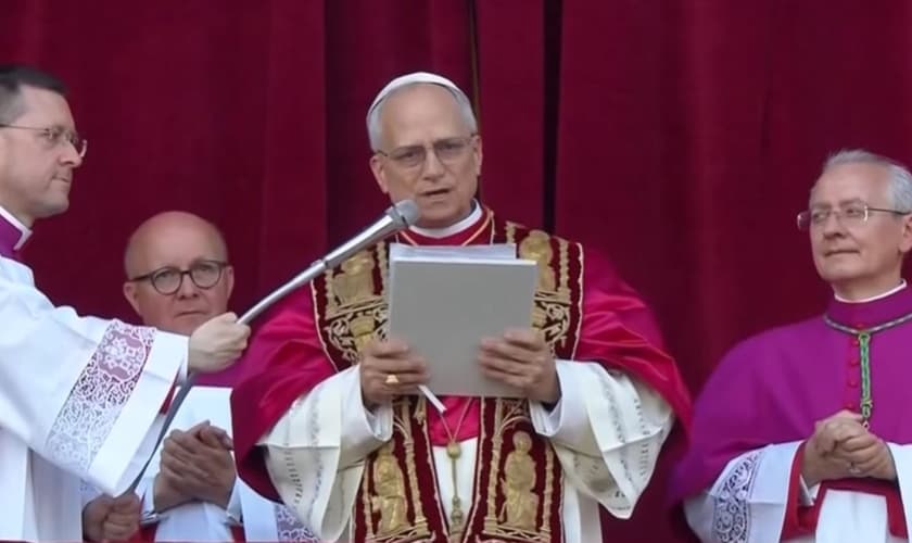 Papa Leão XIV em seu primeiro discurso. (Foto: Reprodução/YouTube/g1)