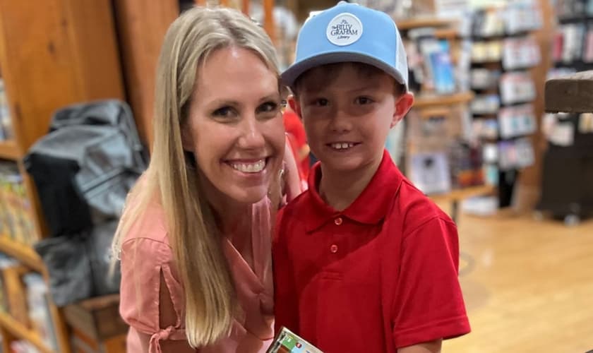 Jake Coffey e sua mãe, Shannon. (Foto: Reprodução/BGEA)