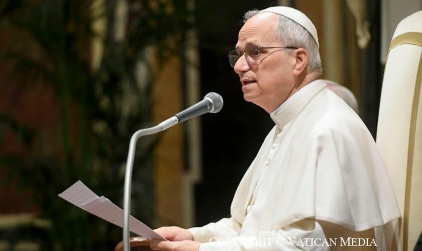 Papa Leão em discurso a diplomatas no Vaticano. (Foto: Vatican Media).