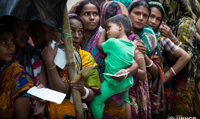 Refugiados aguardam atendimento. (Foto ilustrativa: UNHCR/Roger Arnold)