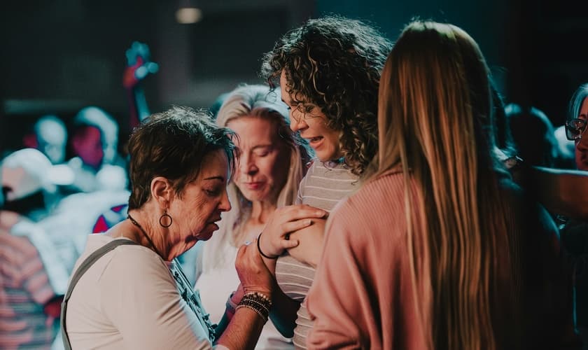 Aliança Evangélica afirma que o relatório contraria a ideia do declínio da igreja. (Foto: Unsplash/Elianna Gill)