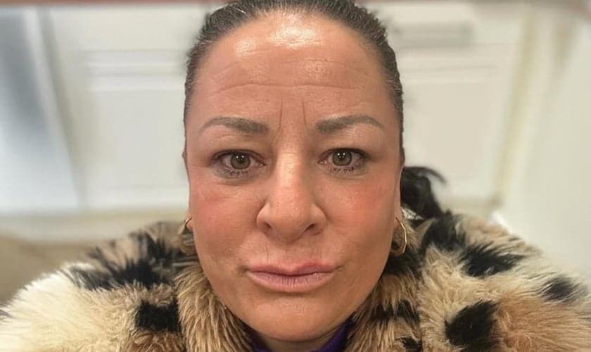 Carly Peek atua no ministério ajudando pessoas a se libertarem dos vícios. (Foto: Arquivo pessoal)