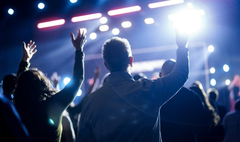 IBGE divulgou a radiografia religiosa do povo brasileiro com dados do Censo 2022. (Foto ilustrativa: Unsplash/Nathan Mullet)