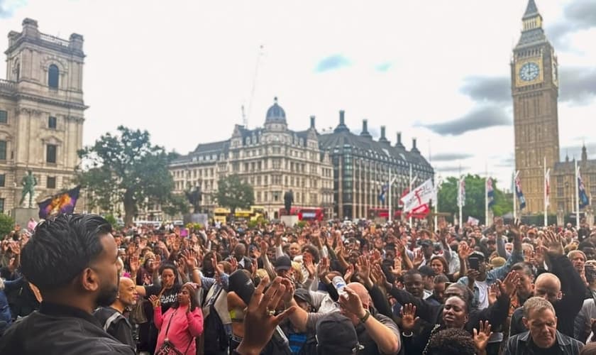 Os cristãos louvaram e clamaram por um despertar no Reino Unido. (Foto: Instagram/Daniel Chand).