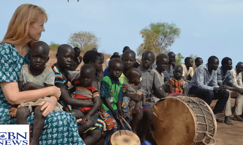 Carole Ward no Sahel. (Foto: Reprodução/CBN News)